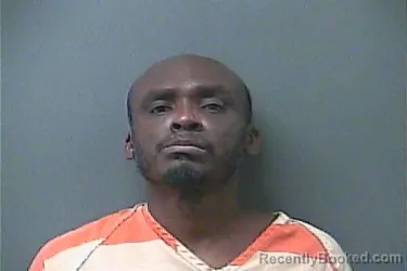 Mugshot of DWAYNE L COWAN