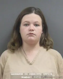 Mugshot of KENDALL DELAYNA SIZEMORE