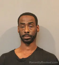 Mugshot of WILLIE TRAVIS ROBERSON