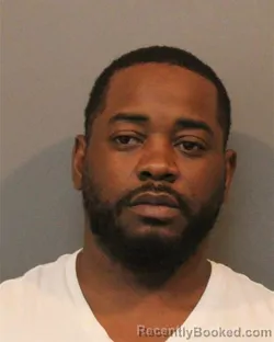 Mugshot of DEAUNTRE DRAMOND LESTER