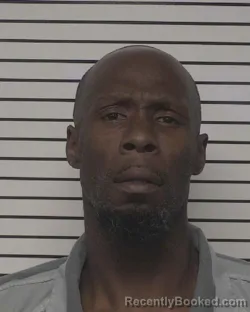 Mugshot of ANTONIO KENNORRIS FRAZIER booked in Iredell County, North Carolina on April 22, 2026
