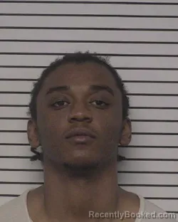 Mugshot of KAYLON JACQUESE IKARD