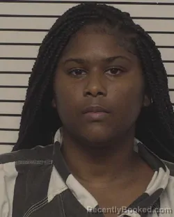 Mugshot of ASHANTEE UNIQUE SANDERS booked in Iredell County, North Carolina on July 17, 2026