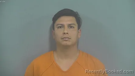 Mugshot of SERGIO SALINAS LARRAGA