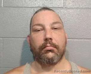 Mugshot of JONATHAN DAVIS booked in Barren County, Kentucky on June 3, 2026