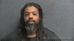 Mugshot of CHRISTOPHER E MASON