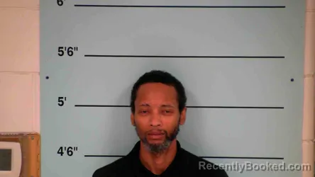 Mugshot of ROGER COMMODORE
