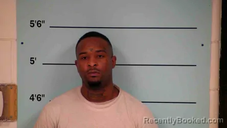 Mugshot of DAMIYUS FOWLER