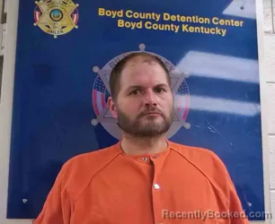 Mugshot of MATTHEW BUSTETTER