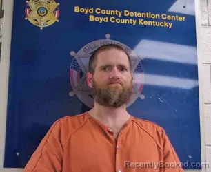 Mugshot of SETH THOMPSON