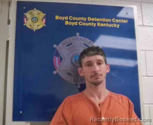 Mugshot of JOHNATHAN CRUM