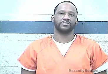 Mugshot of Jerry Jermond Green booked in Breckinridge County, Kentucky on October 19, 2026