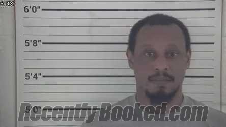 Mugshot of LAMONT DANTE DIXON