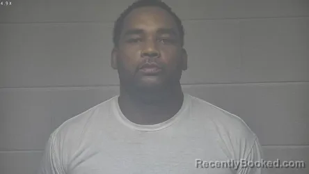 Mugshot of MONTEZ D THOMPSON