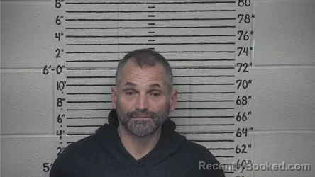 Mugshot of PAUL E HORNE