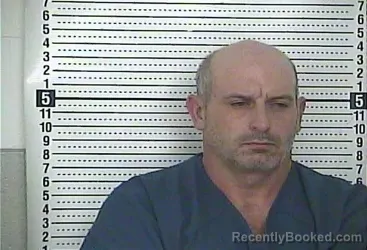 Mugshot of DERRICK B TRENT
