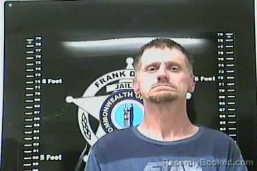 Mugshot of LONNIE L MARCUM booked in Clark County, Kentucky on April 7, 2026