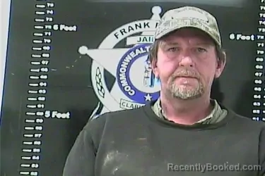 Mugshot of MICHAEL S SUMMAR booked in Clark County, Kentucky on April 6, 2026