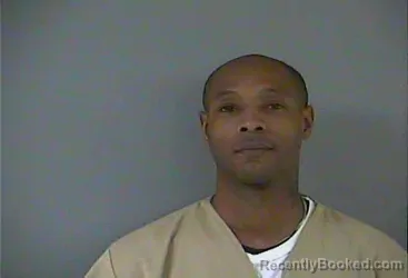 Mugshot of Lance D Matthews