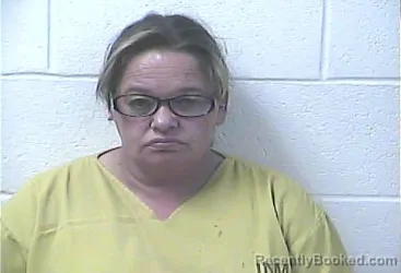 Mugshot of DEEDEE RYNA HUNTER booked in Daviess County, Kentucky on May 15, 2026
