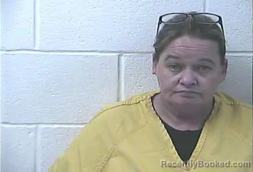 Mugshot of DEEDEE RYNA HUNTER booked in Daviess County, Kentucky on June 2, 2026
