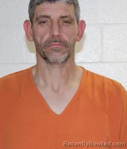 Mugshot of MICHAEL ALLEN LOGAN