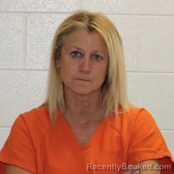 Mugshot of TISHA LYNN OWENS booked in Grant County, Kentucky on April 21, 2026