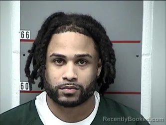 Mugshot of VALDARIOUS DESHAWN STARKS