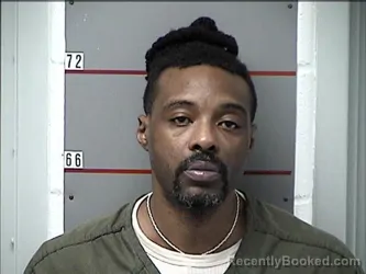Mugshot of KENTA MONTRICE WRIGHT booked in Grayson County, Kentucky on May 1, 2026