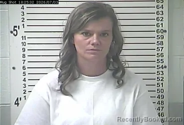 Mugshot of ABBY GRACE CARLISLE booked in Hardin County, Kentucky on July 3, 2026