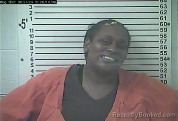 Mugshot of Glennisha Decole Odom booked in Hardin County, Kentucky on October 6, 2026