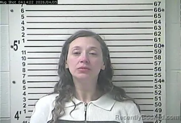 Mugshot of JESSICA LANAE SETTLES booked in Hardin County, Kentucky on April 5, 2026