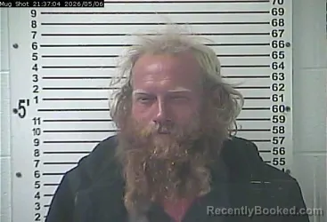 Mugshot of JOSHUA GARRETT WILLIAMS booked in Hardin County, Kentucky on May 6, 2026