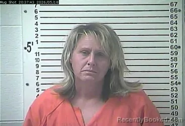 Mugshot of KELLEE RENEE EDLIN booked in Hardin County, Kentucky on May 18, 2026
