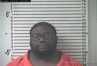 Mugshot of MARQUEZ DONTREAL WALLS booked in Hardin County, Kentucky on June 13, 2026