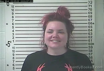 Mugshot of OLIVIA ELIZABETH EASTERLING booked in Hardin County, Kentucky on July 5, 2026