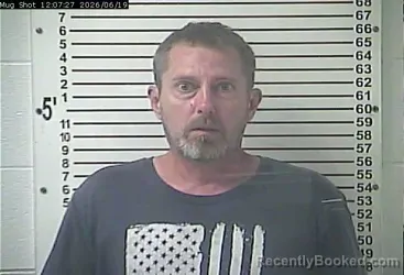 Mugshot of SHAWN KELLY DEARINGER booked in Hardin County, Kentucky on June 19, 2026