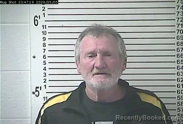Mugshot of THOMAS JOE TROXELL booked in Hardin County, Kentucky on May 6, 2026