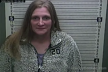 Mugshot of ETTA THOMAS booked in Harlan County, Kentucky on April 20, 2026