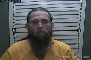 Mugshot of JUSTIN GILBERT booked in Harlan County, Kentucky on April 21, 2026