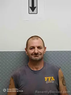 Mugshot of JUSTIN VINCENT booked in Hart County, Kentucky on May 2, 2026