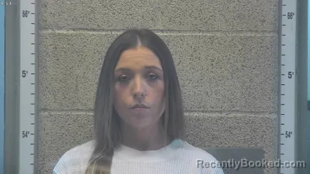 Mugshot of DIAMOND NICOLE WALKER booked in Henderson County, Kentucky on April 1, 2026