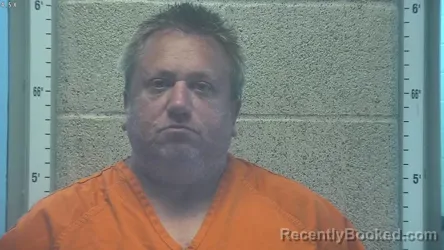 Mugshot of ROBERT DUBOSE booked in Henderson County, Kentucky on April 20, 2026