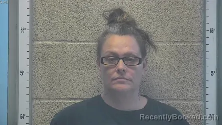 Mugshot of TRACY LEE DUNKERSON booked in Henderson County, Kentucky on April 29, 2026