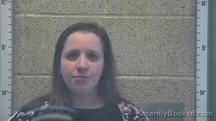 Mugshot of ALISSA LAUREN GATEWOOD booked in Henderson County, Kentucky on June 4, 2026