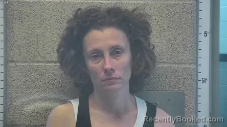 Mugshot of AMANDA BETH COAKLEY booked in Henderson County, Kentucky on June 6, 2026