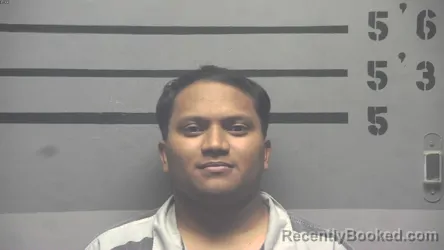 Mugshot of JHONJAIDE DAVID . BOLIVAR-ACOSTA booked in Hopkins County, Kentucky on July 8, 2026