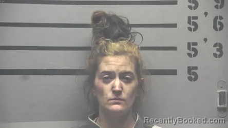 Mugshot of GRACIE RAYANNE CARAWAY booked in Hopkins County, Kentucky on April 27, 2026