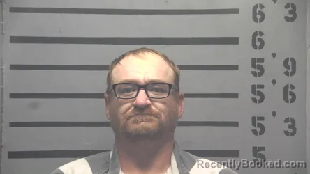 Mugshot of DARICK DUWAYNE HOWTON booked in Hopkins County, Kentucky on April 20, 2026