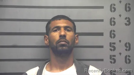 Mugshot of KENNETH DESHAWN MORRIS booked in Hopkins County, Kentucky on April 23, 2026